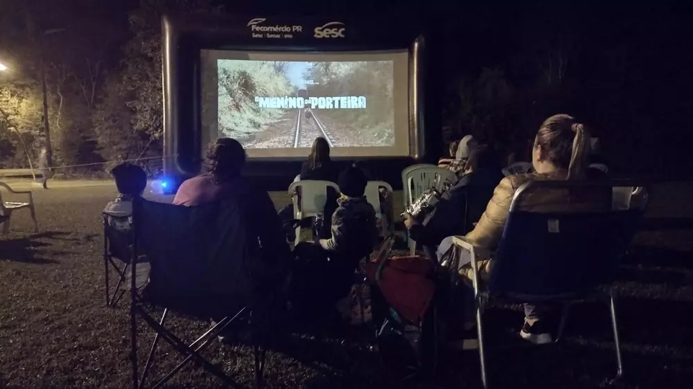 Nesta terça e quarta-feira terá mais sessão de cinema itinerante em Rio Negro